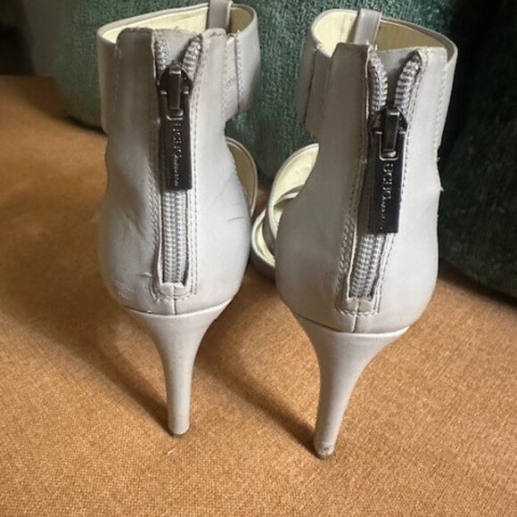 BCGB Generation Ziggy Pointed Toe Heels Grey - 8 - Picture 2 of 5